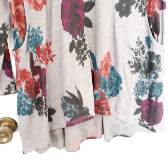 Chico's Rose-Print Button-Sleeve Knit Tunic Top - Picture 5 of 10